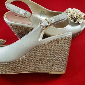 Women size 8 Bandalino shoes